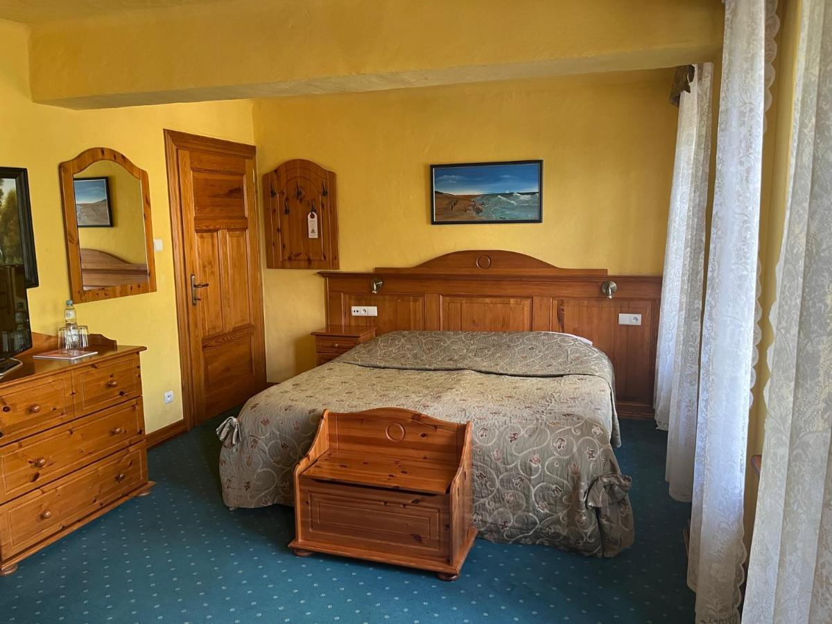 Gosciniec Zamkowy Otel Ujście-Darłowskie Dış mekan fotoğraf