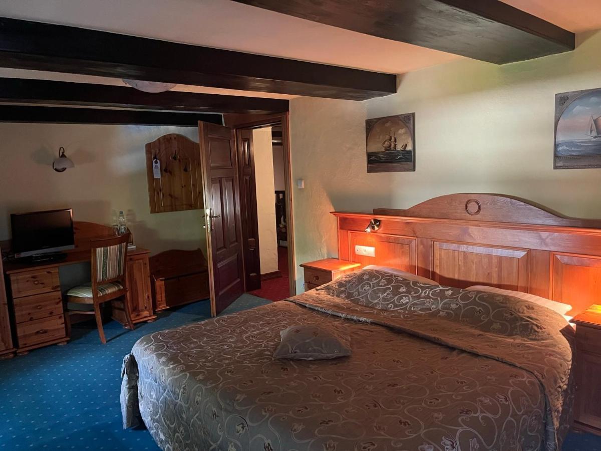 Gosciniec Zamkowy Otel Ujście-Darłowskie Dış mekan fotoğraf