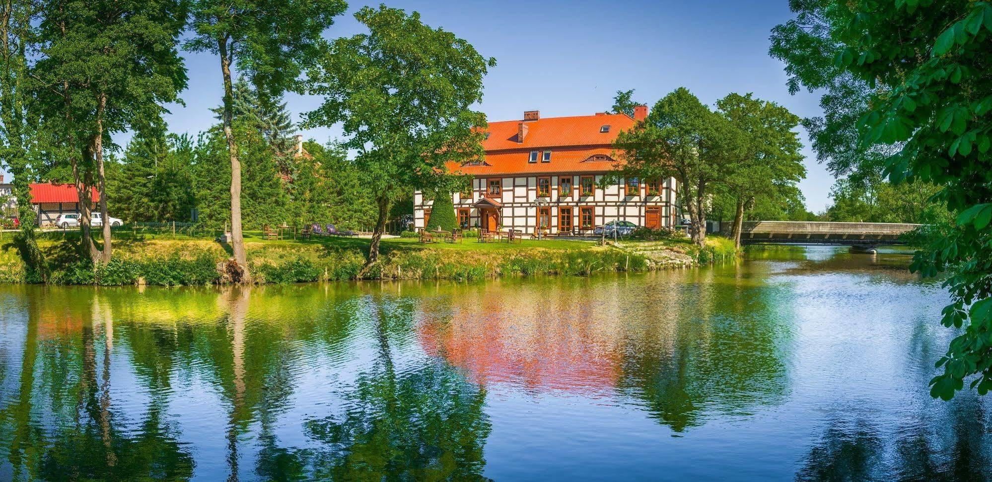 Gosciniec Zamkowy Otel Ujście-Darłowskie Dış mekan fotoğraf